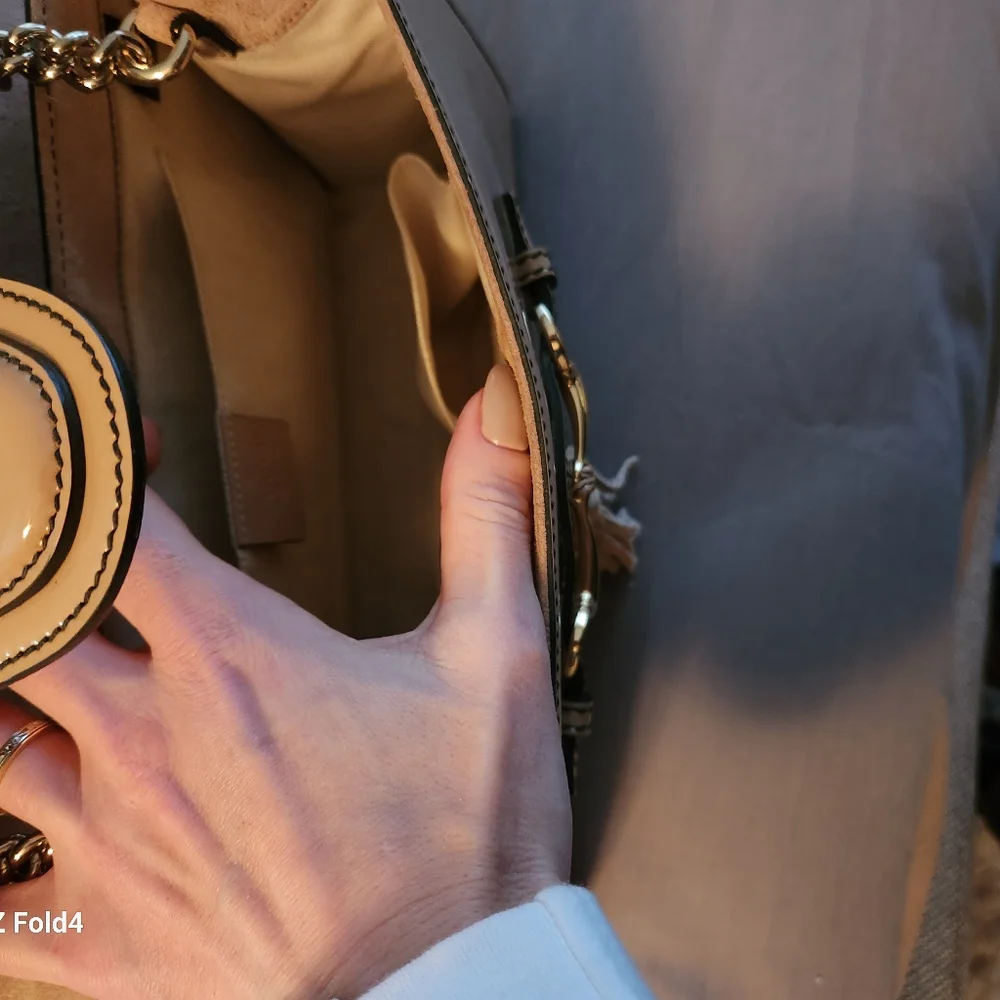 Gucci Patent Leather Emily Shoulder Bag - Picture 6 of 6